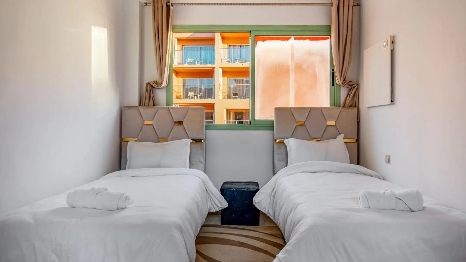 Apartament Colle A La Menara Mall Avec Piscine Au Centre Marrakesz